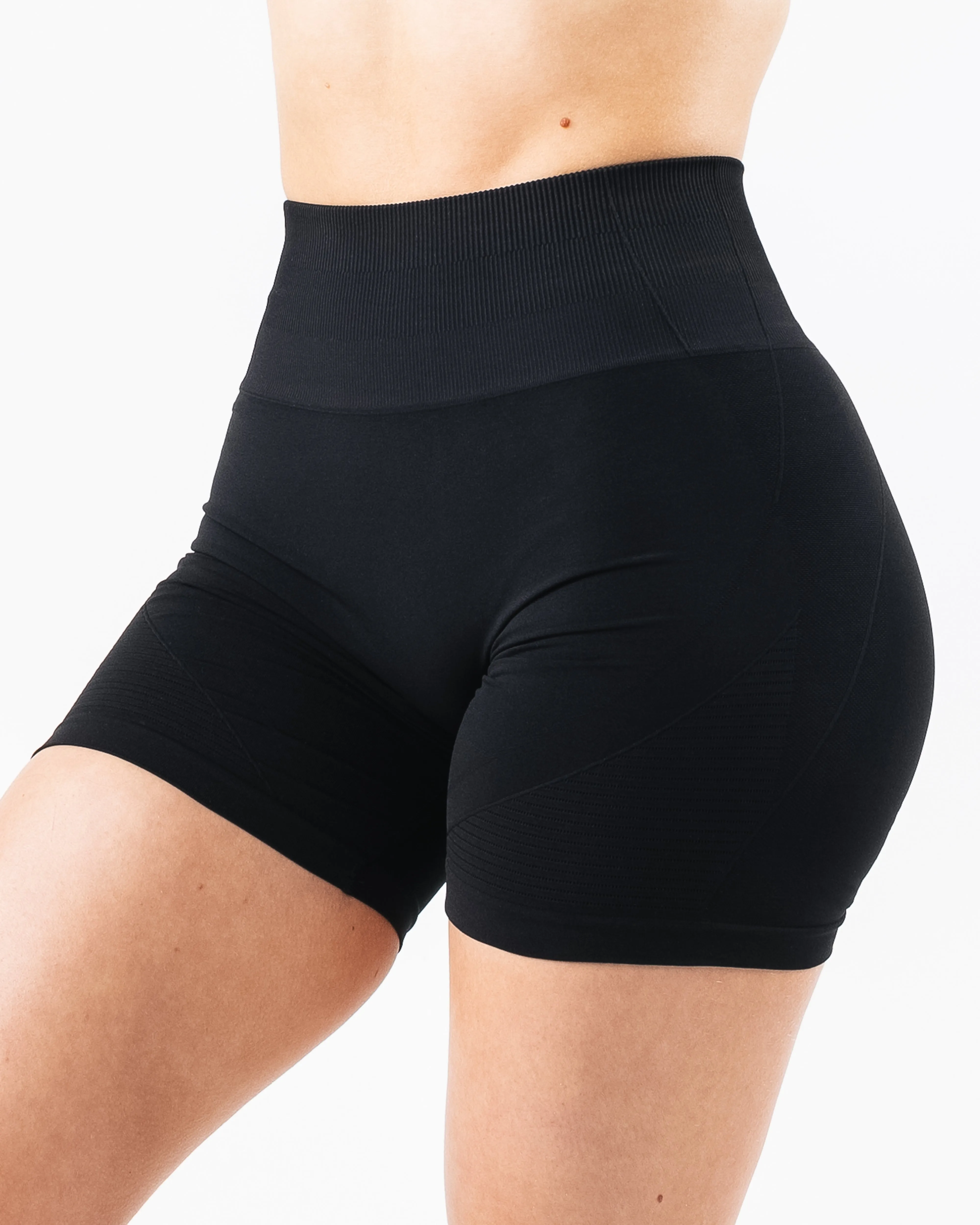 Revive Short - Black