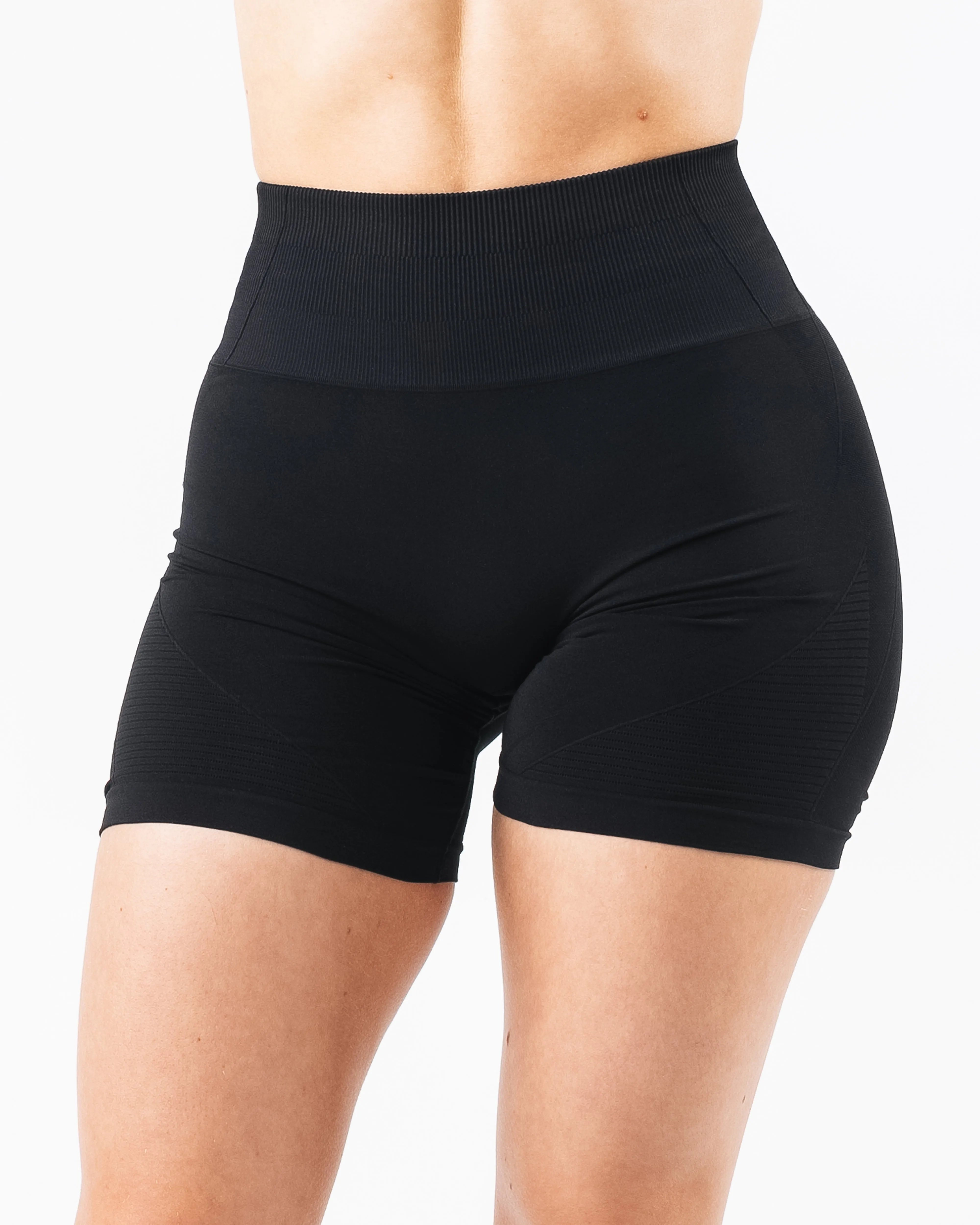 Revive Short - Black