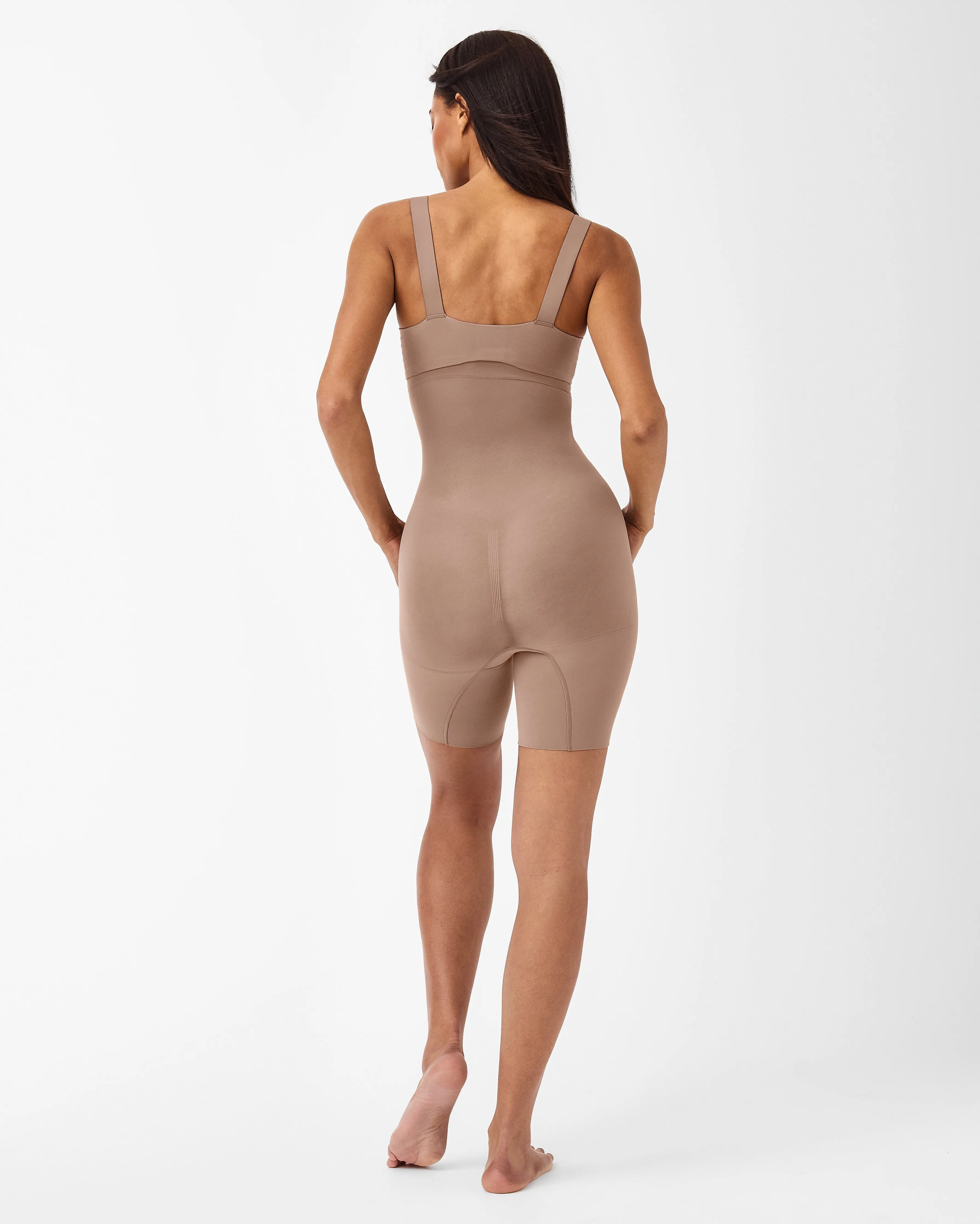 SPANXsculpt™ Seamless Power High-Waisted Mid-Thigh Short