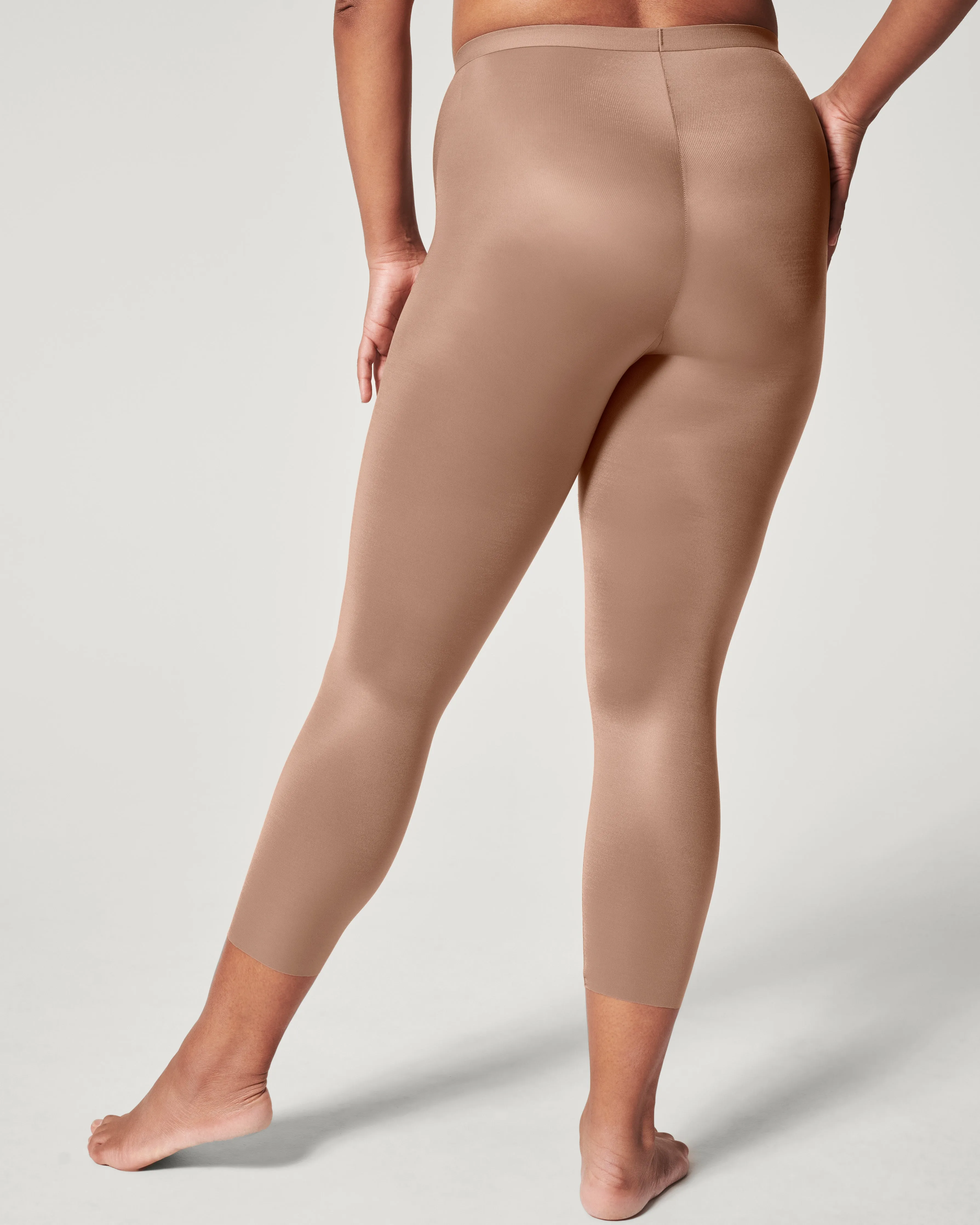 SPANXshape™ Invisible Capri
