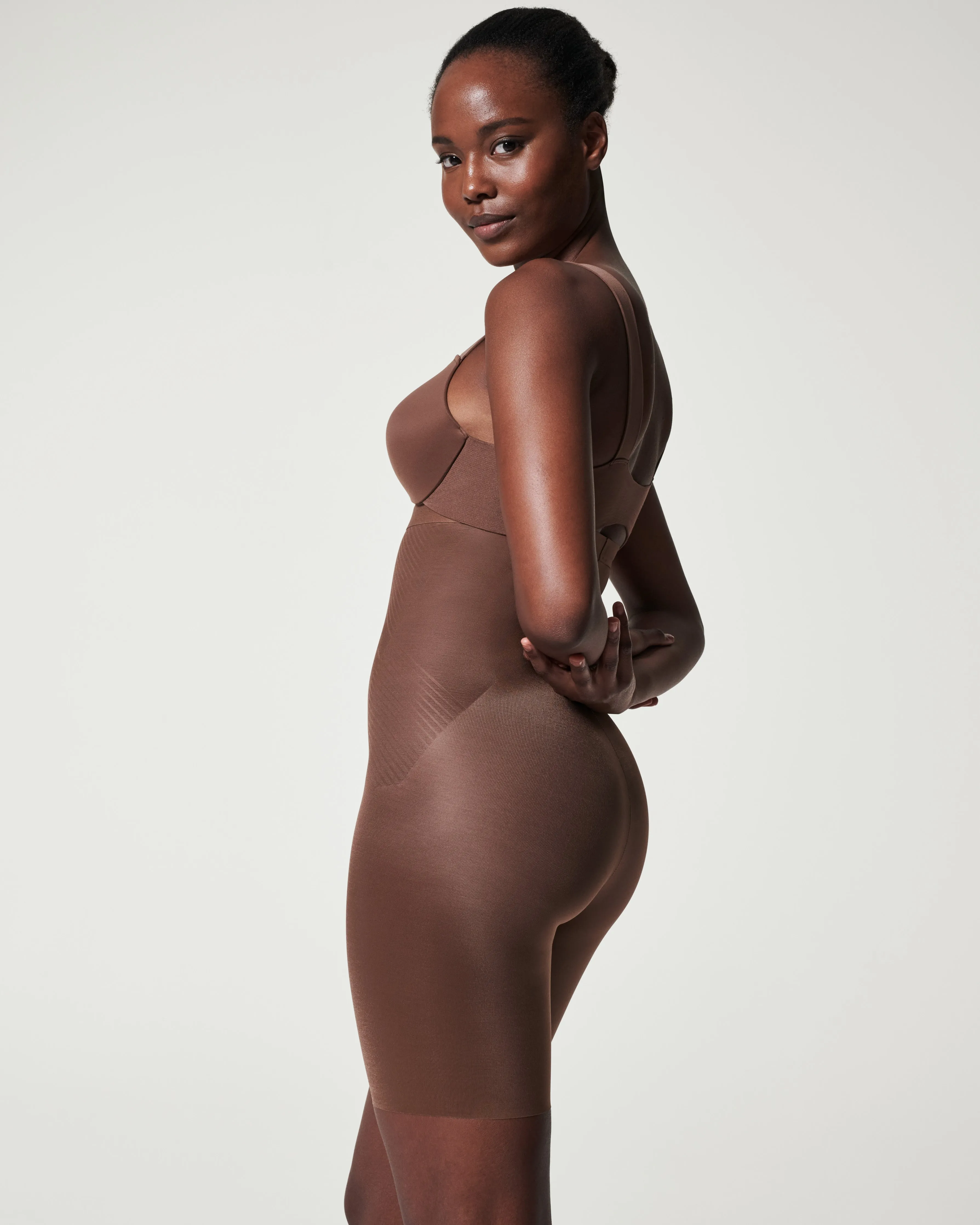 SPANXshape™ Invisible High-Waisted Mid-Thigh Short