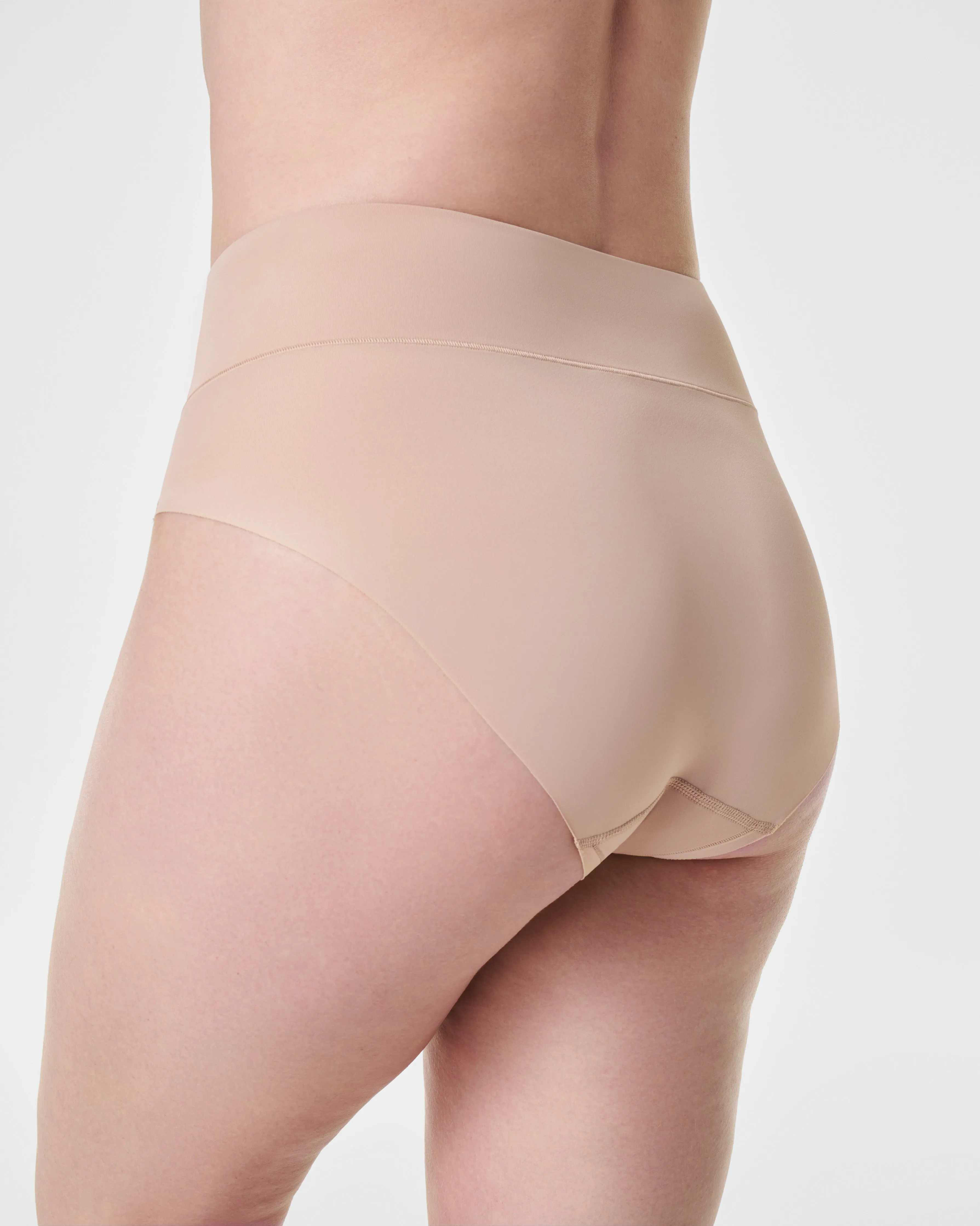 SPANXsupersmooth™ Contouring Hi-Leg Brief