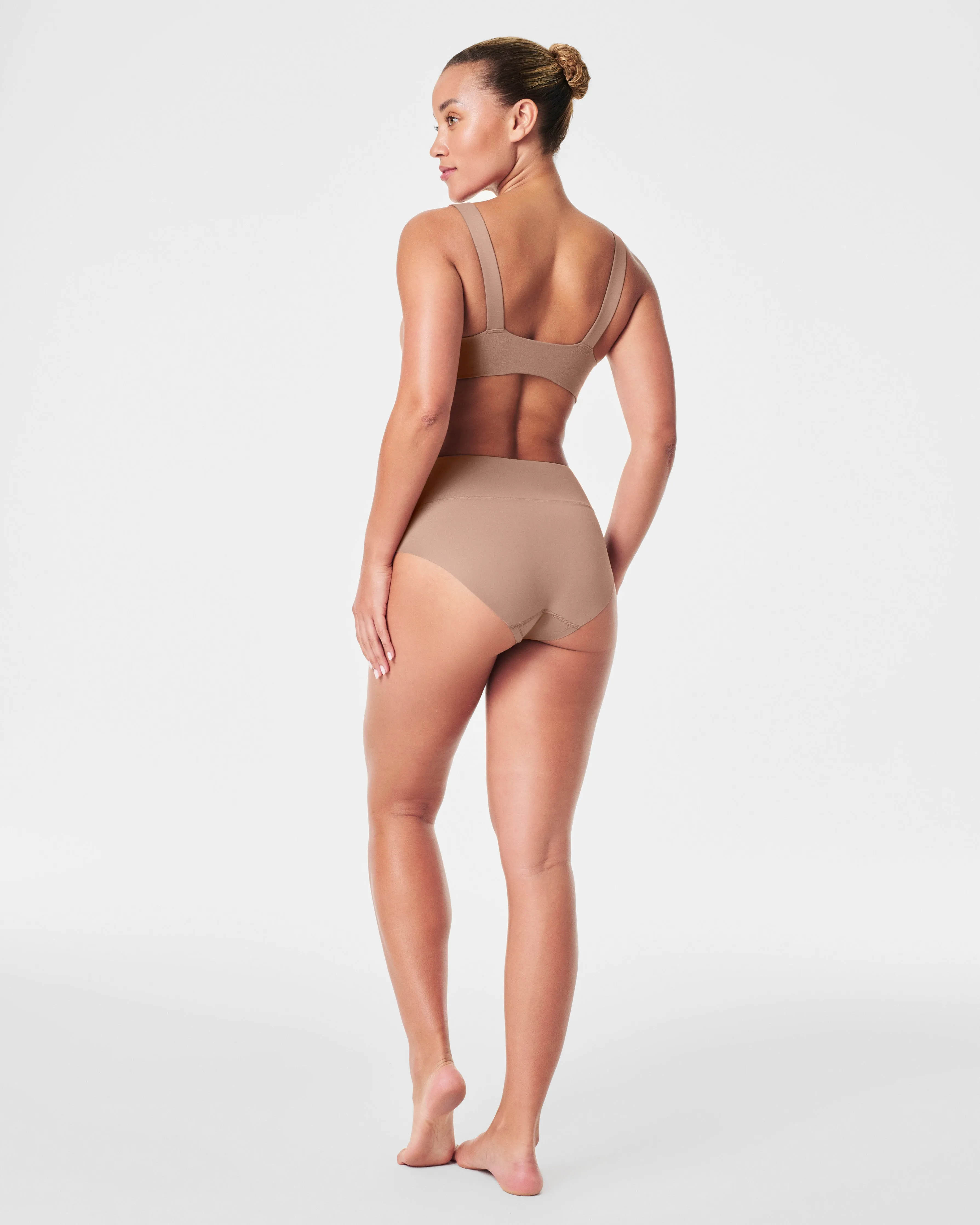 SPANXsupersmooth™ Contouring Hi-Leg Brief