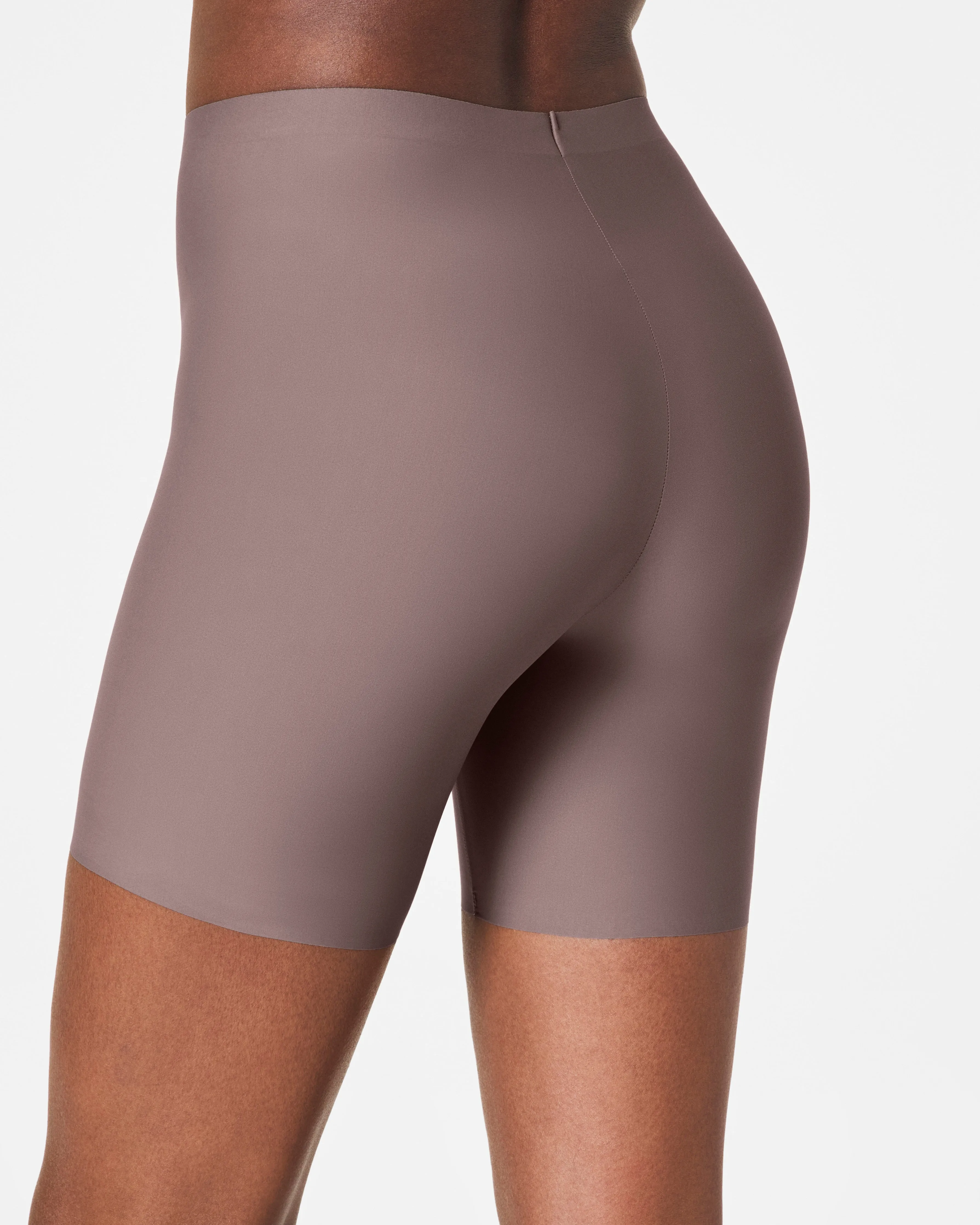 SPANXsupersmooth™ Essential Mid-Thigh Short